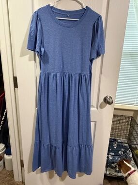 Women’s blue medium dress with pockets